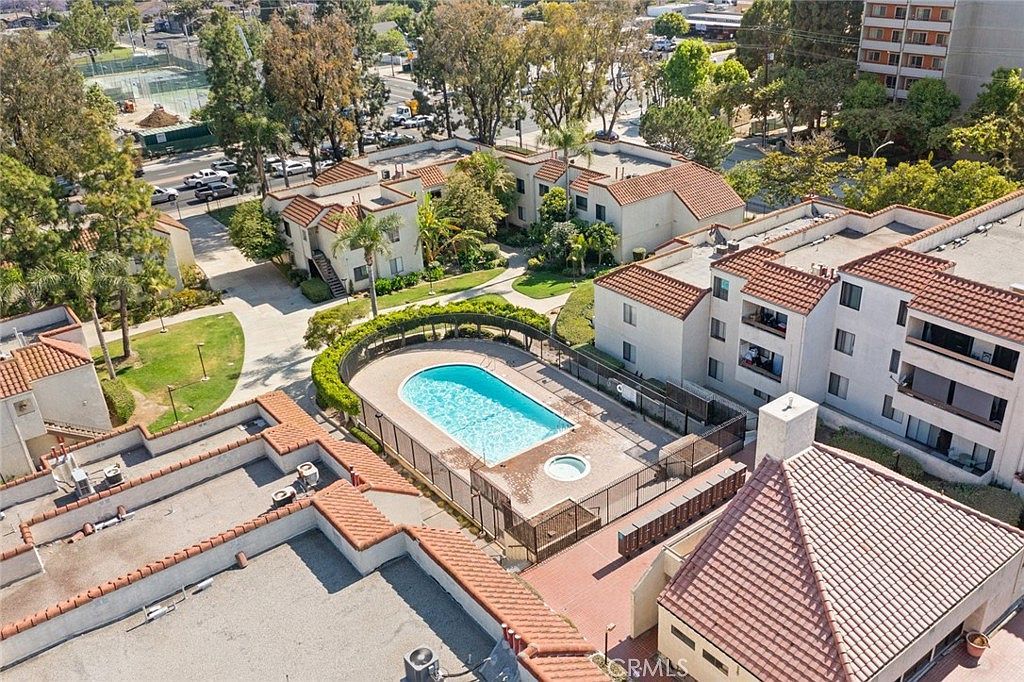 701 W 1st St Unit D101 Santa Ana, CA 92701  | Condominium