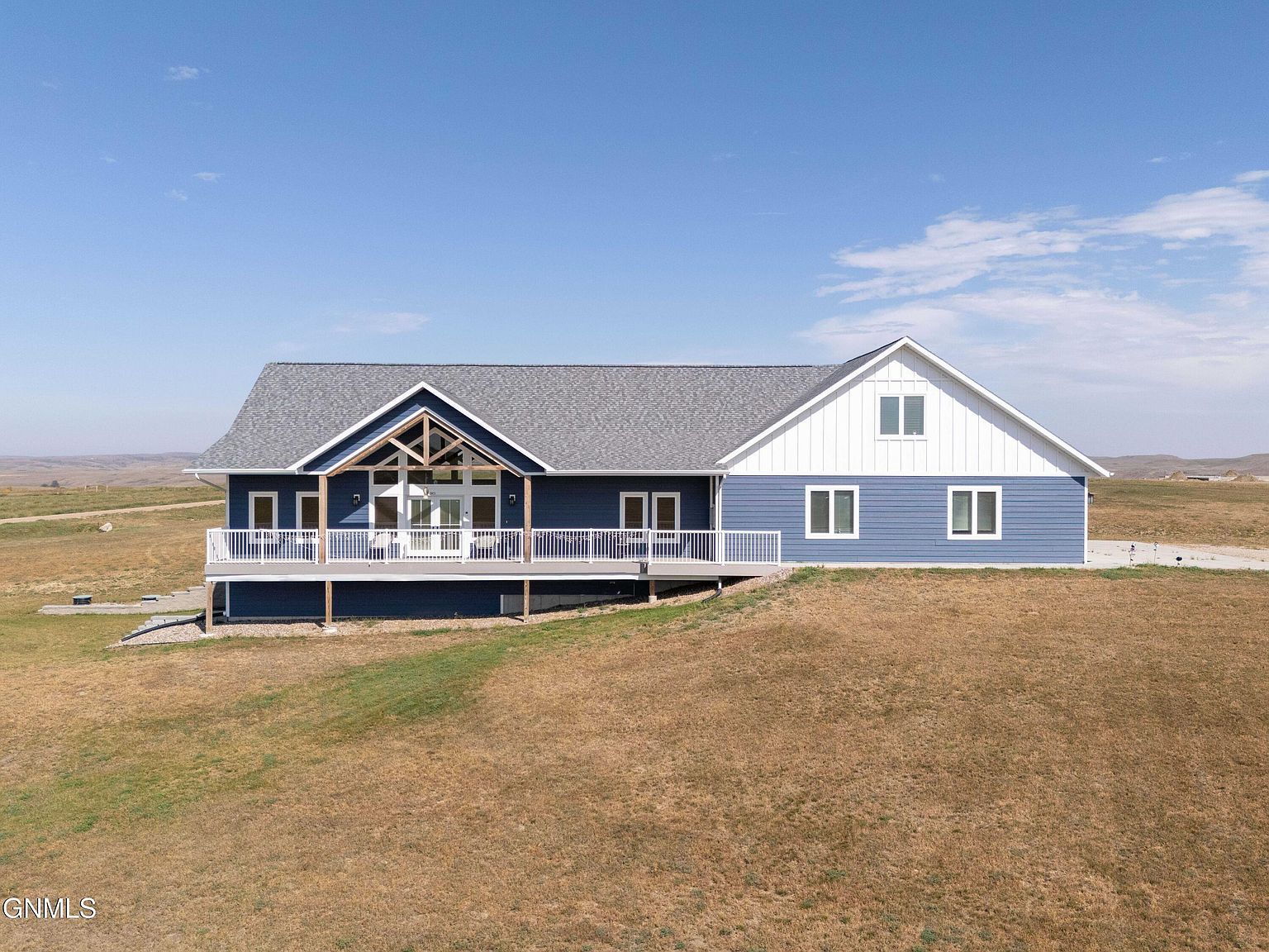 2471 Spaniel Rd Mandan, ND 58554 - Thumbnail 2