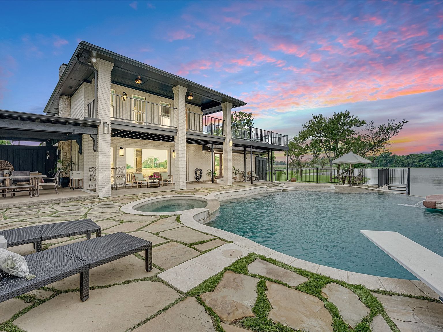 2402 Country Club Rd Ennis, TX 75119 - Thumbnail 2