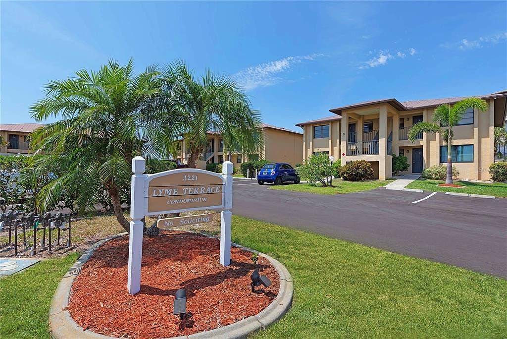 3221 White Ibis Ct APT D2 Punta Gorda, FL 33950 - Thumbnail 2