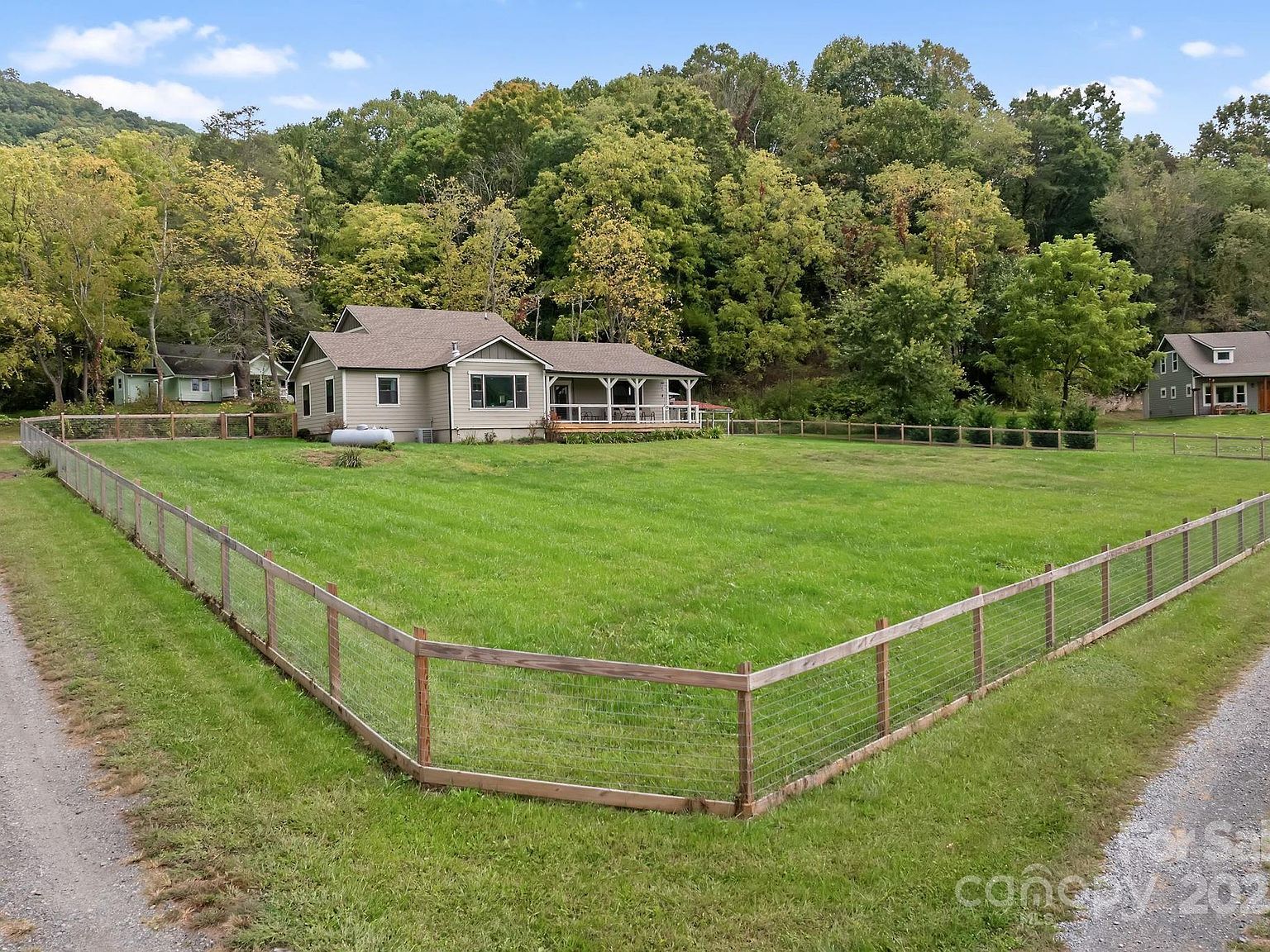 204 Mountain Spring Ln Canton, NC 28716 - Thumbnail 2