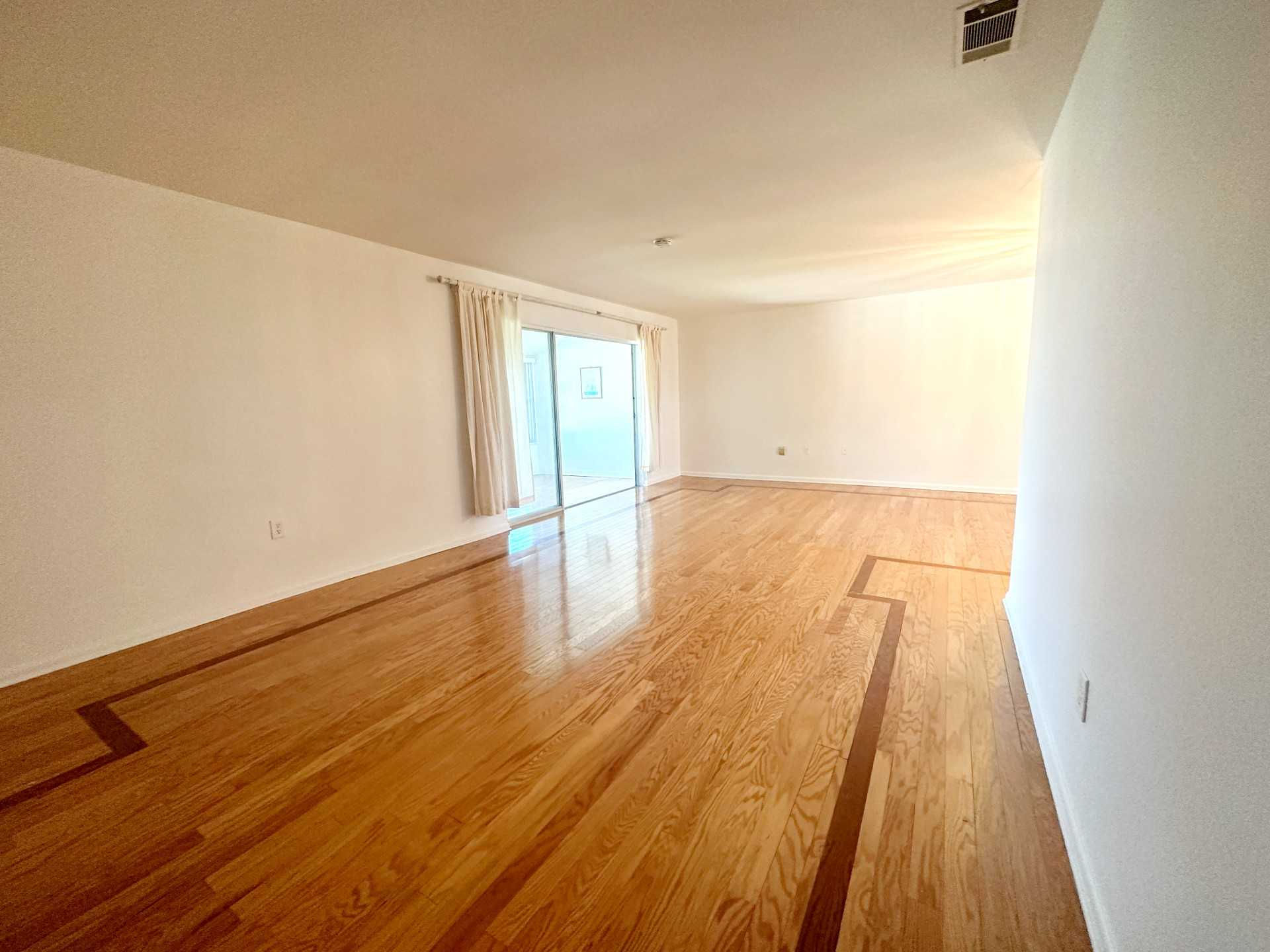 1819 Shore Drive South, South Pasadena, FL, USA, 33707 - Thumbnail 4