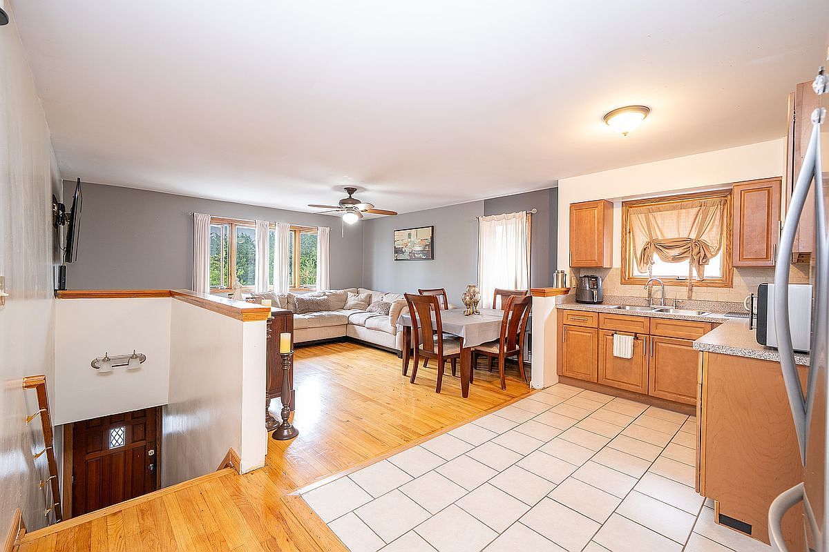 232 Emerson Ave FLOOR 1 Bronx, NY 10465 - Thumbnail 2