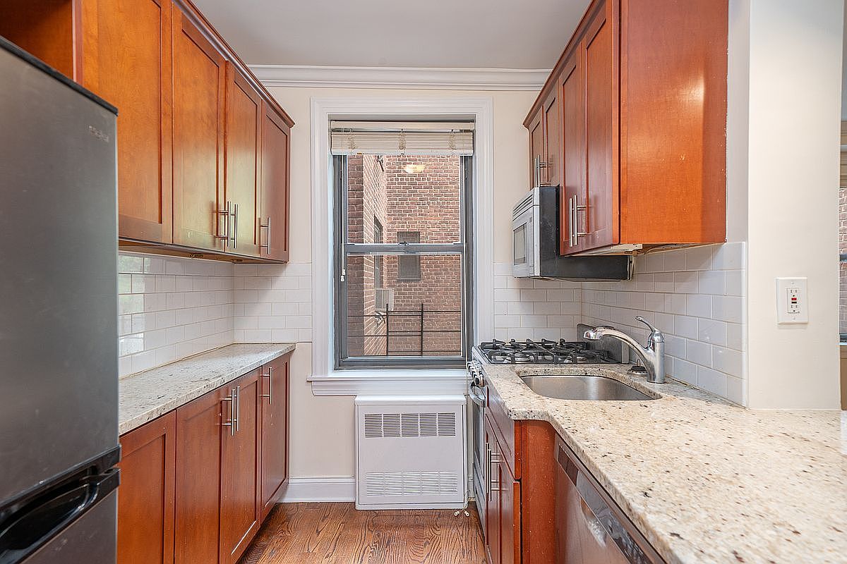 259 Bennett Ave #5E New York, NY 10040 - Thumbnail 2