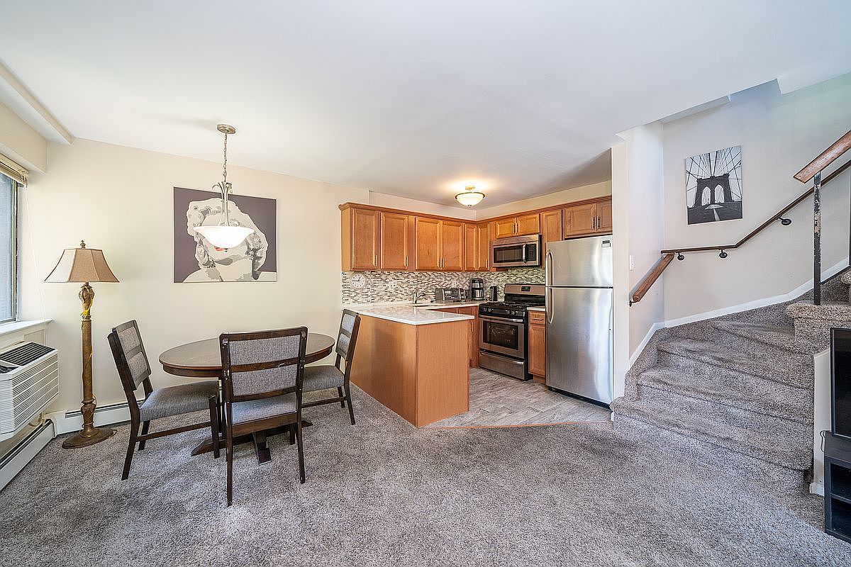 3701 Shore Pkwy UNIT 1 Brooklyn, NY 11235 - Thumbnail 2