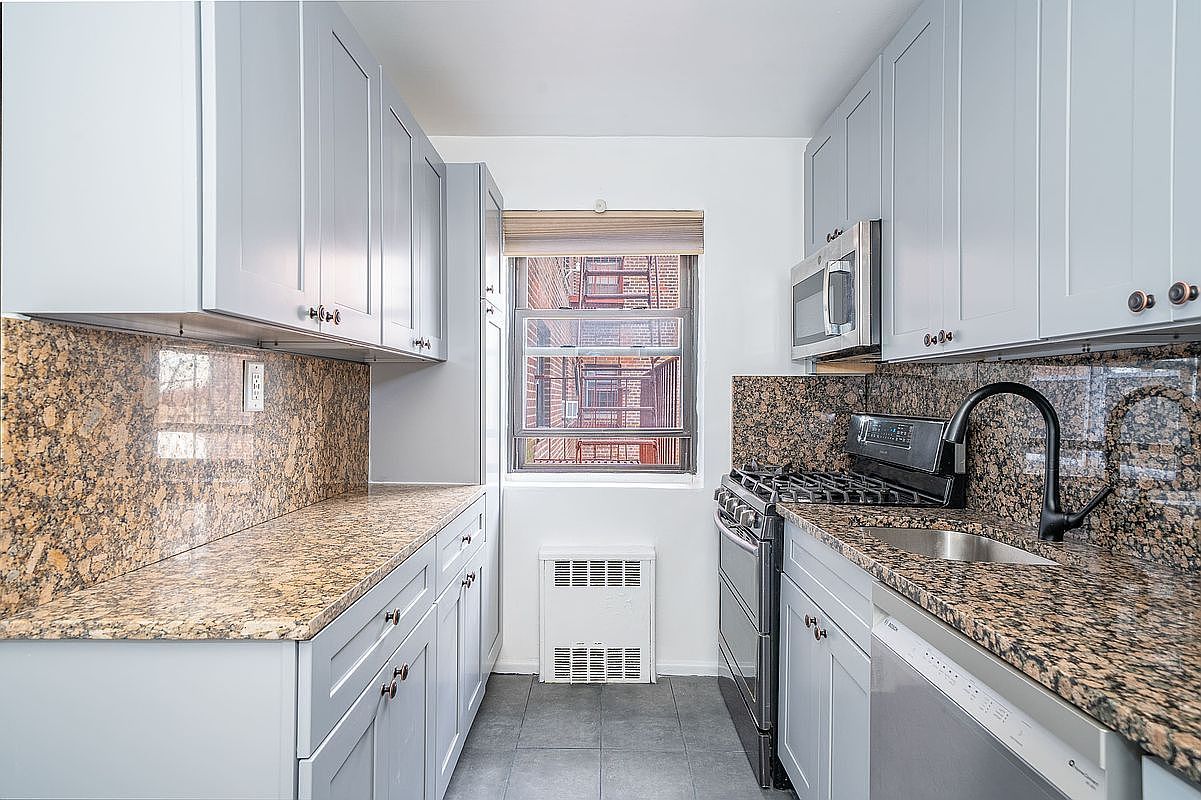 147-14 84th Rd APT 5A Jamaica, NY 11435 - Thumbnail 2