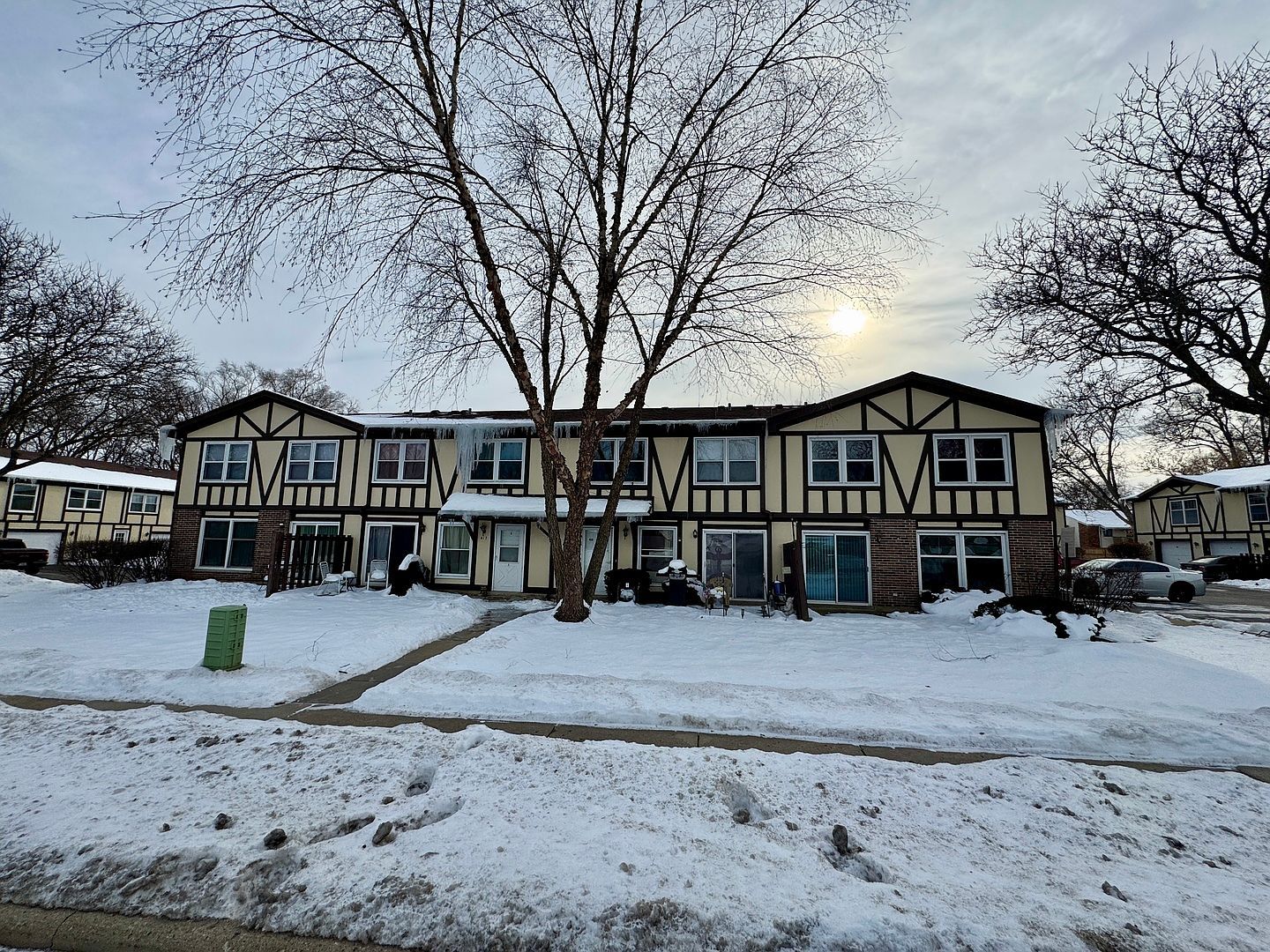 412 Saint Johns Rd APT D Woodstock, IL 60098 - Thumbnail 2