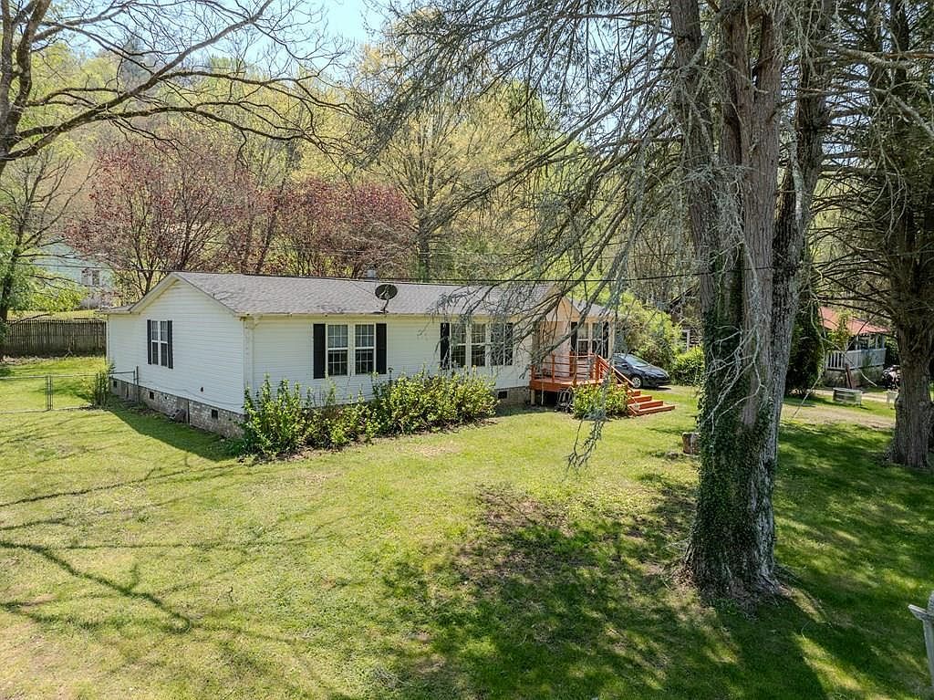 51 Kenneth Cooper Rd Whittier, NC 28789 - Thumbnail 2