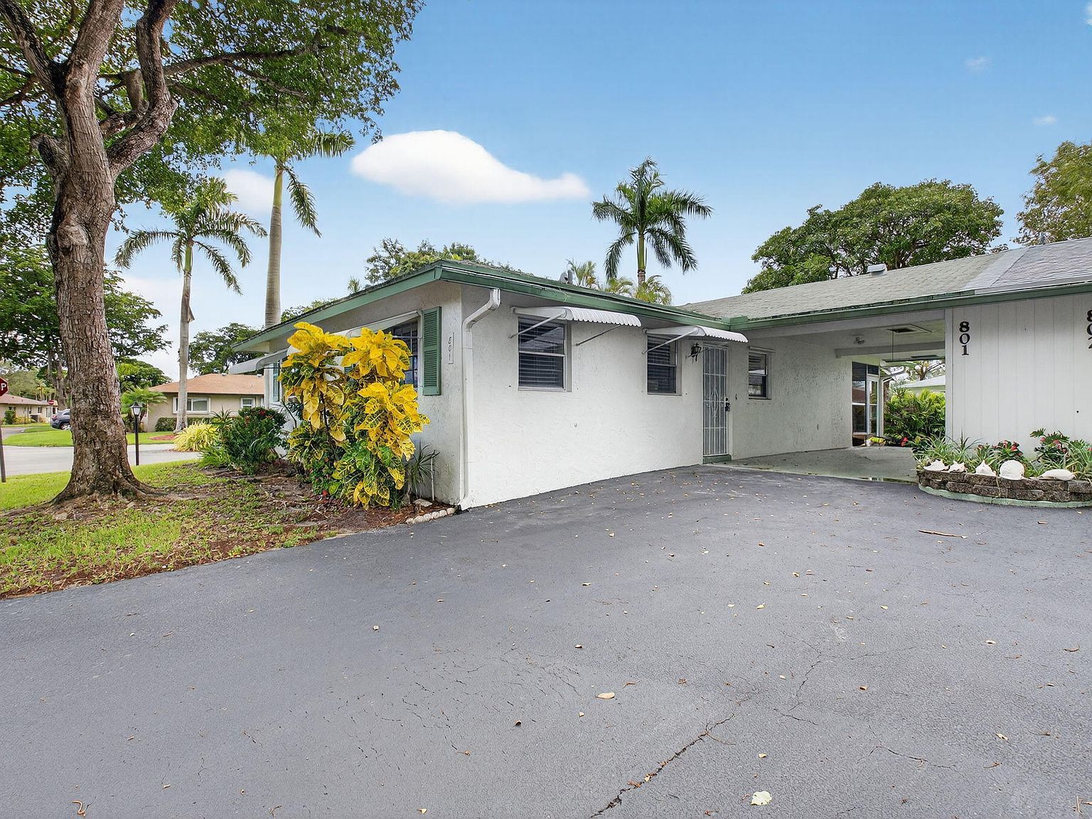 801 Meadowlark Ln Delray Beach, FL 33445 - Thumbnail 2