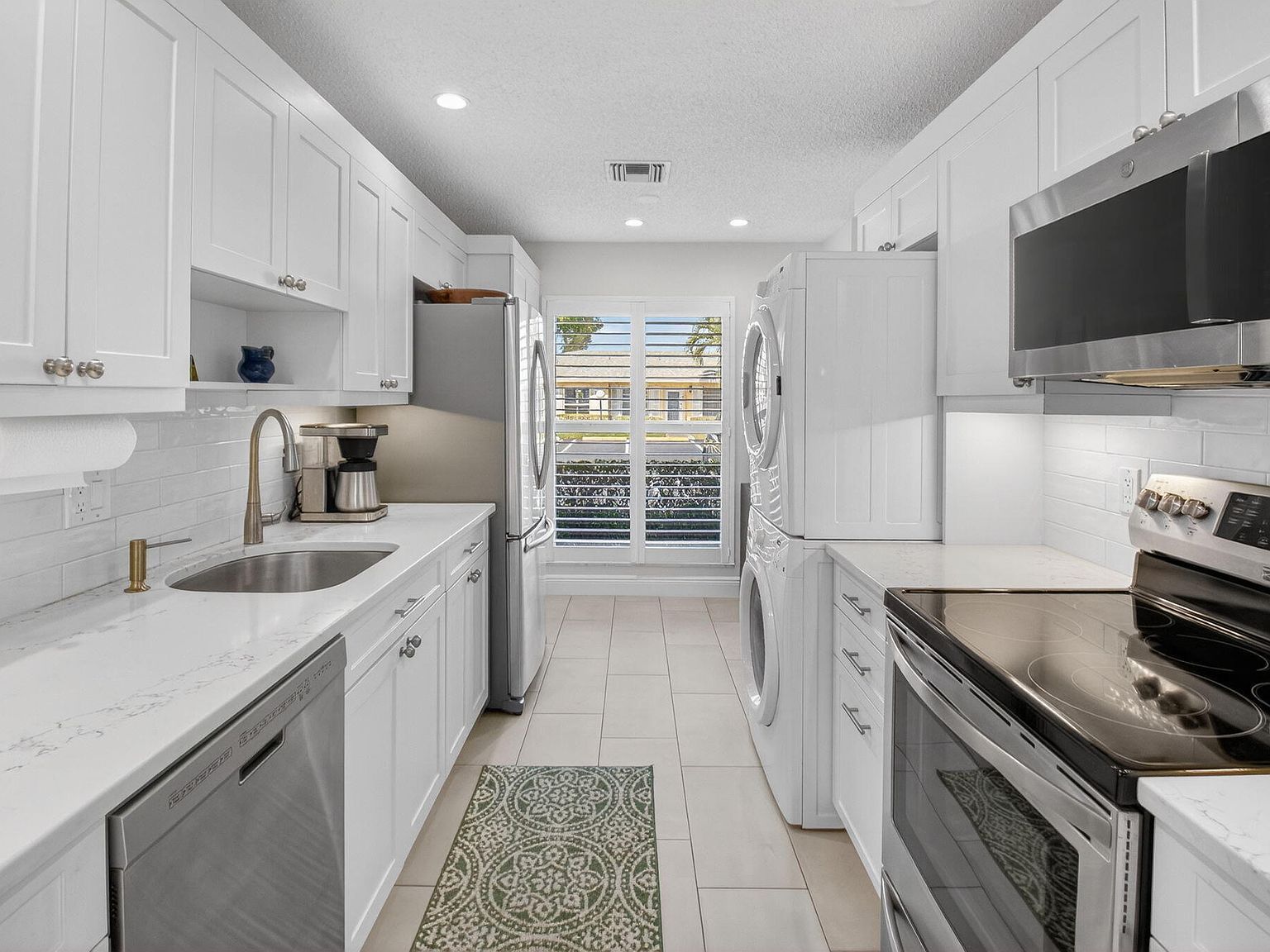 1131 Boxwood Dr #37-C Delray Beach, FL 33445 - Thumbnail 2