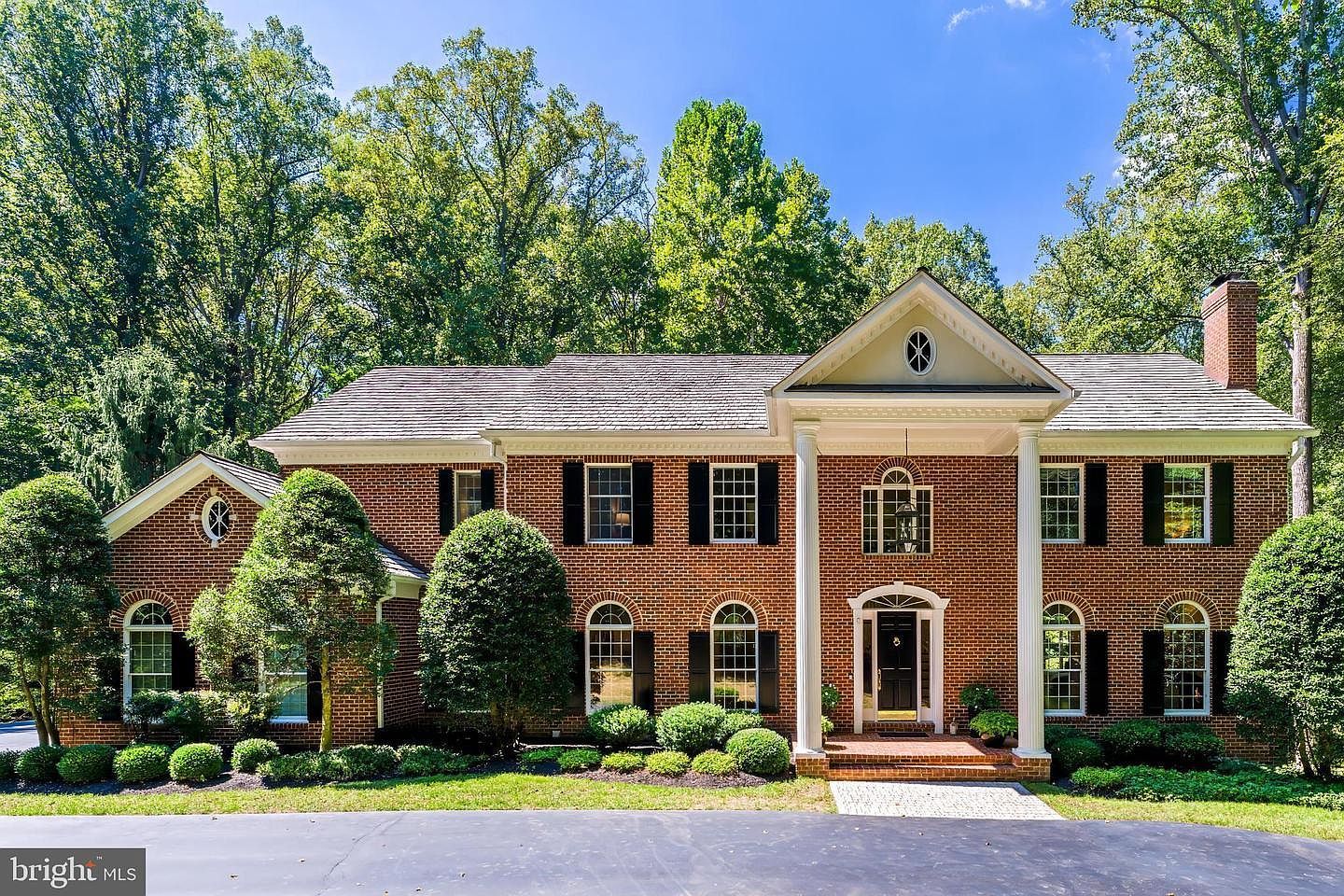 10109 High Hill Ct Great Falls, VA 22066 - Thumbnail 2