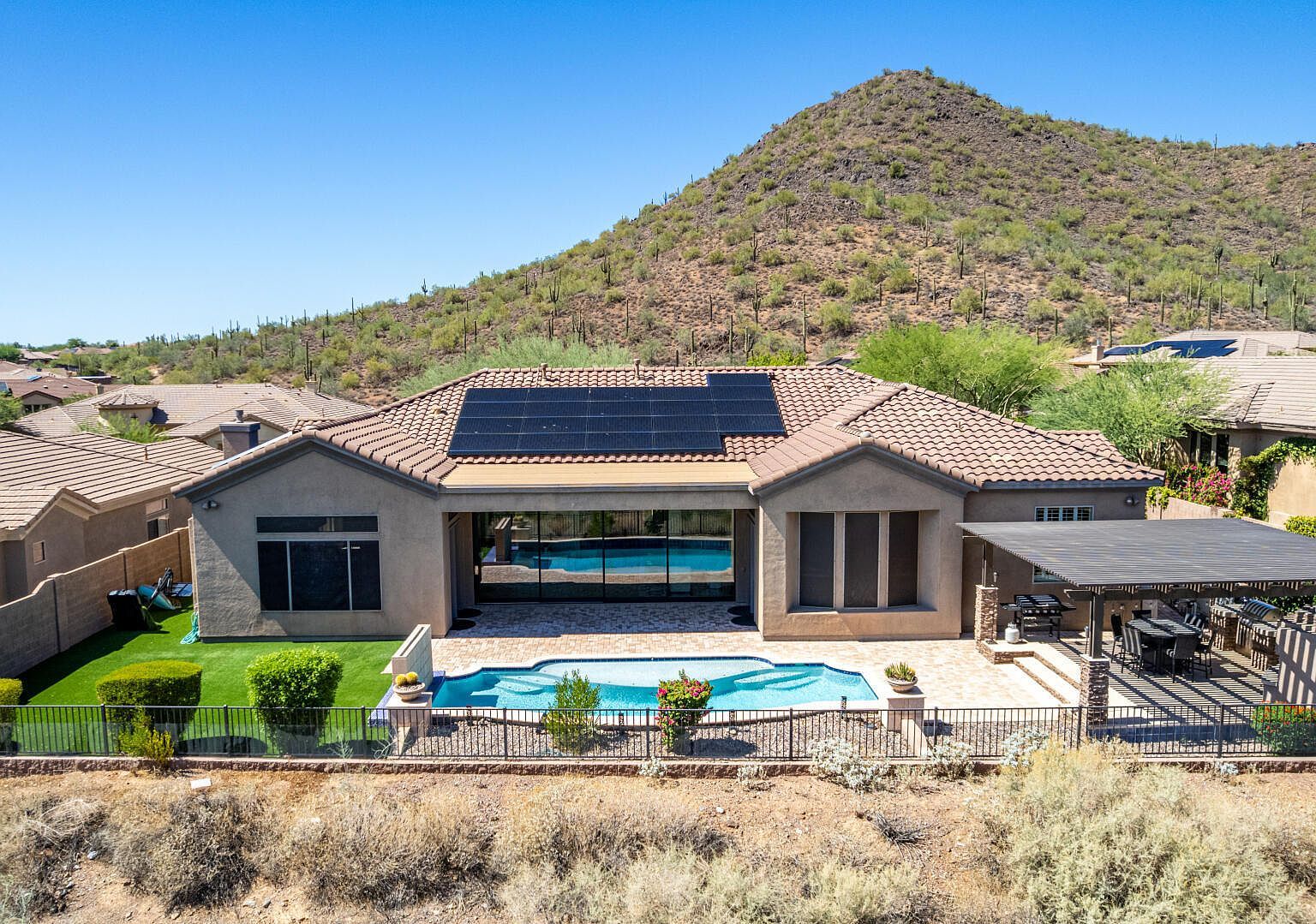 42041 N Mountain Cove Dr Phoenix, AZ 85086 - Thumbnail 2