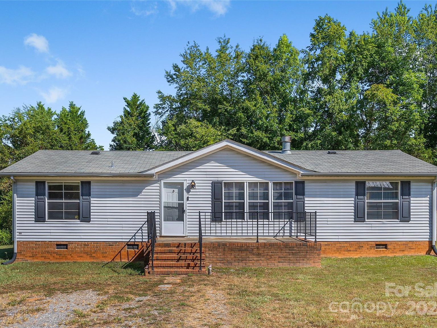 953 Bollinger Pond Dr Clover, SC 29710 - Thumbnail 2