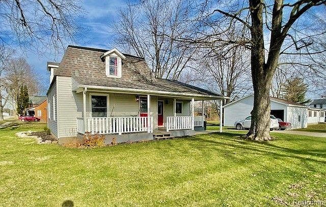 6895 James St Brown City, MI 48416 - Thumbnail 2