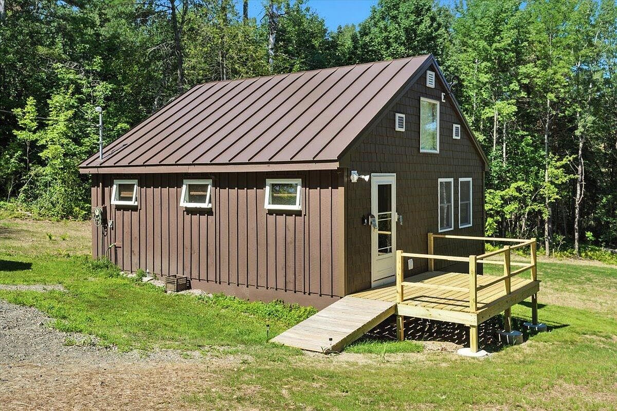 131 Thurston Rd Skowhegan, ME 04976 - Thumbnail 2