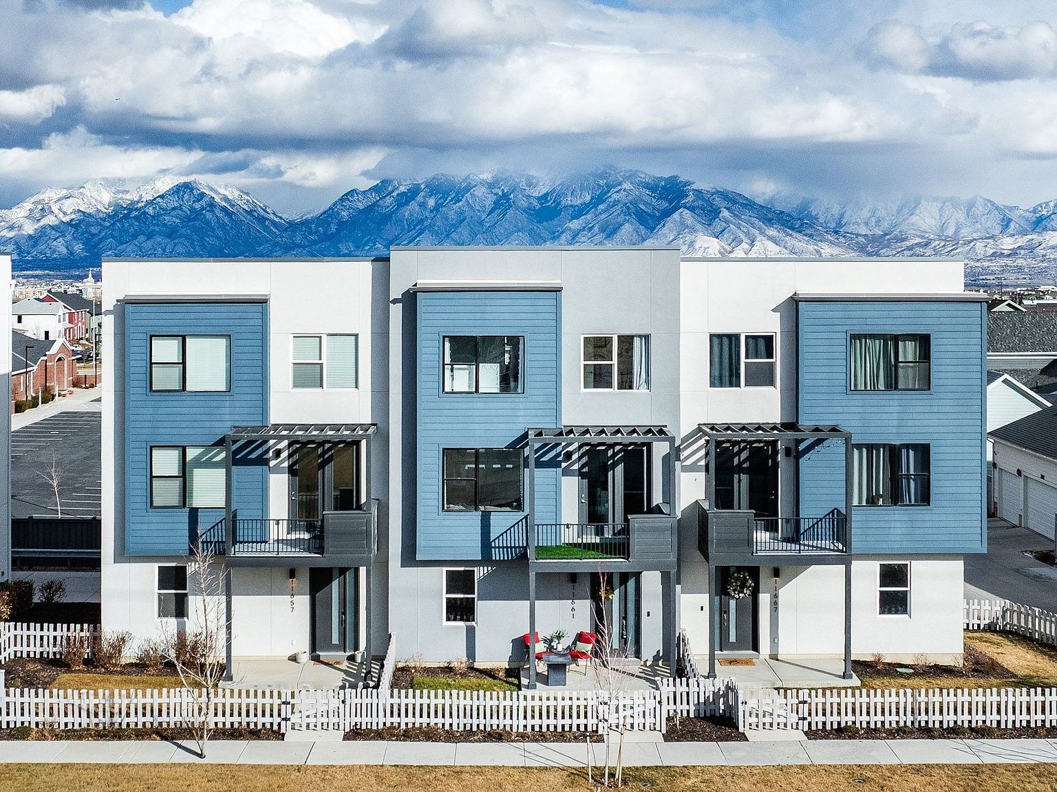 11661 S Skyward Rd W South Jordan, UT 84009 - Thumbnail 2