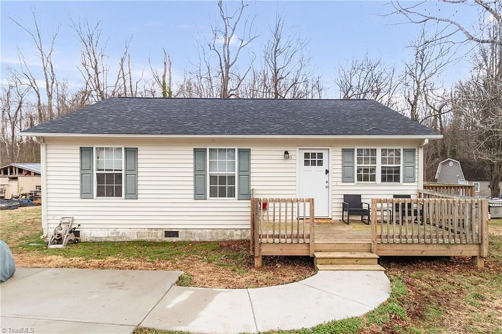 112 Rotary Ln Thomasville, NC 27360 - Thumbnail 2