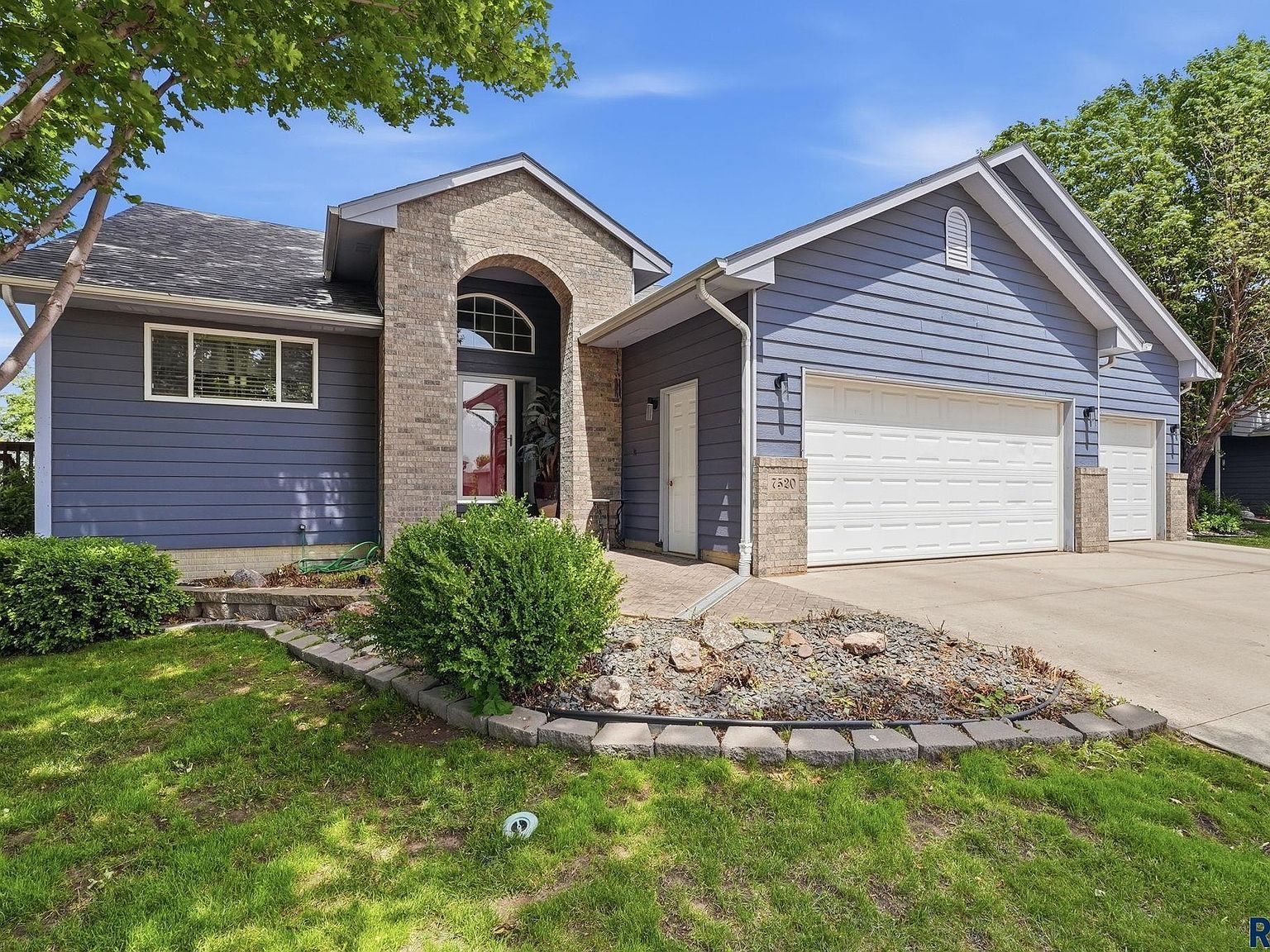7520 W Legacy St Sioux Falls, SD 57106, 57106