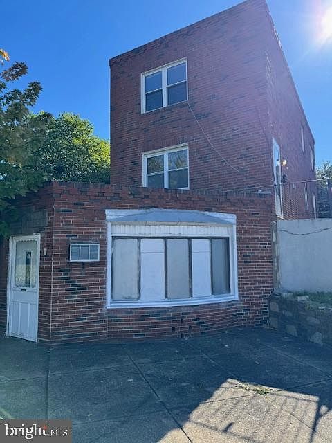 5819 Harbison Ave Philadelphia, PA 19135 - Thumbnail 2