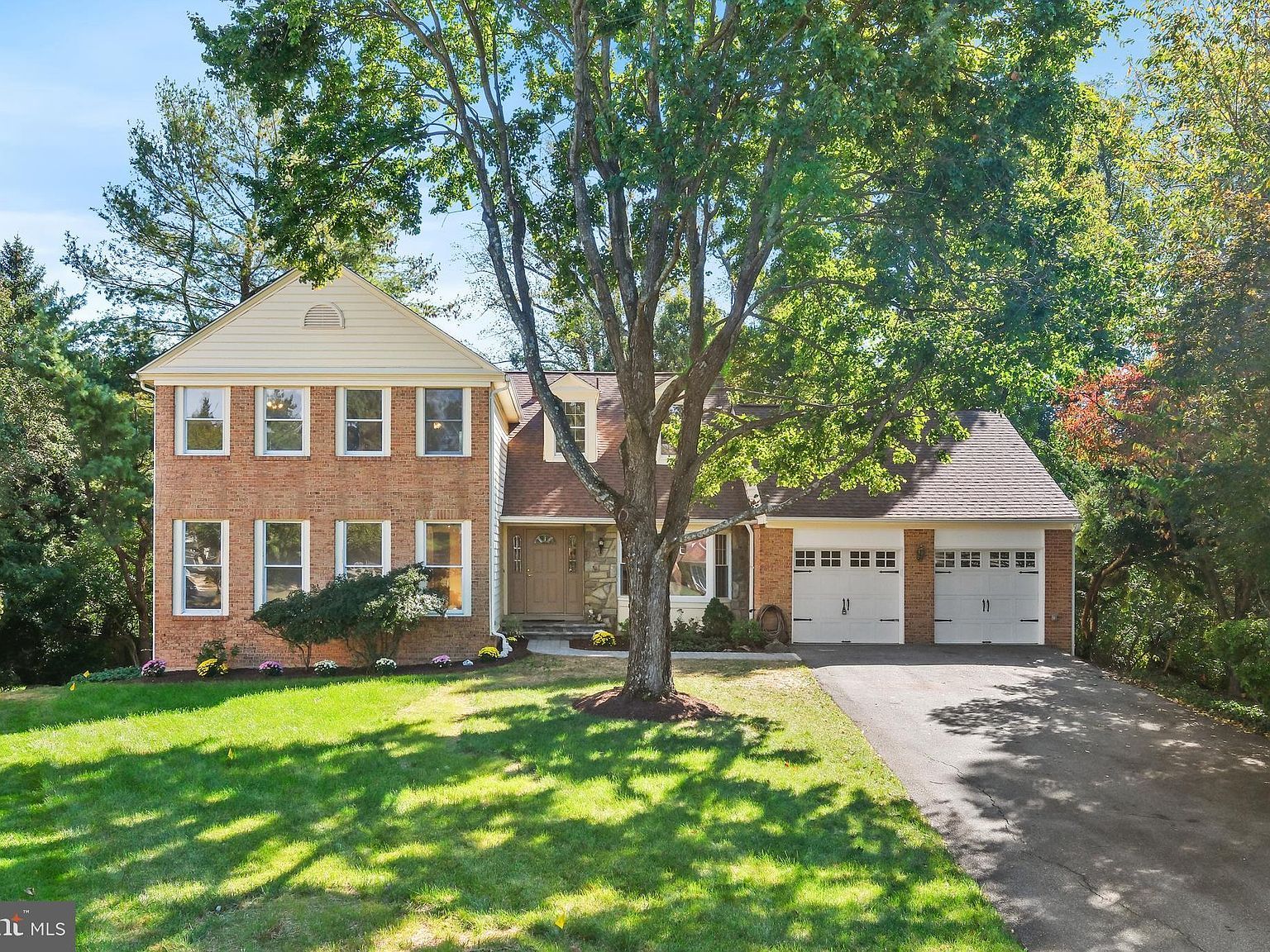 5704 Mossrock Dr North Bethesda, MD 20852 - Thumbnail 2