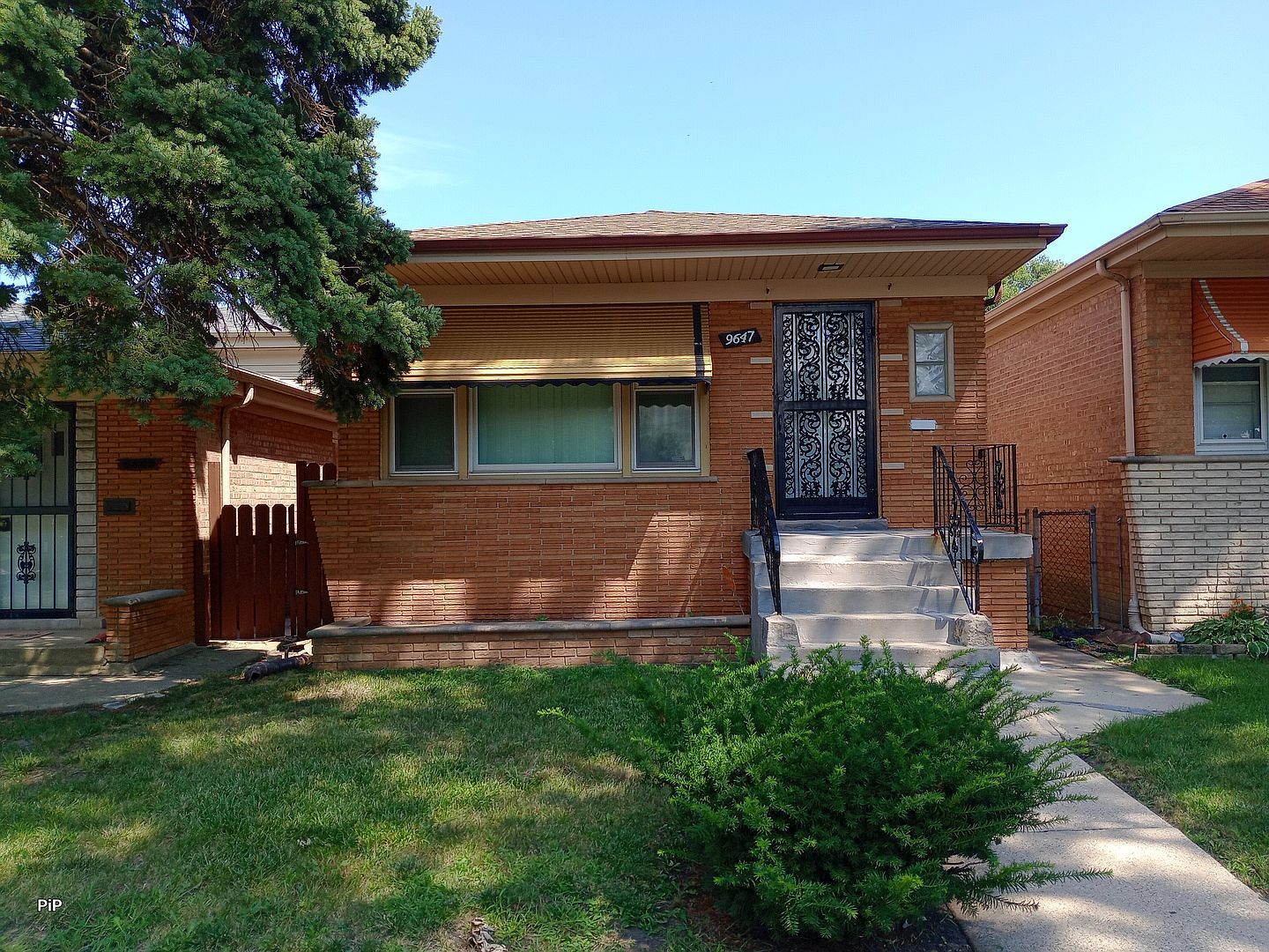 9647 S Lowe Ave Chicago, IL 60628 - Thumbnail 2