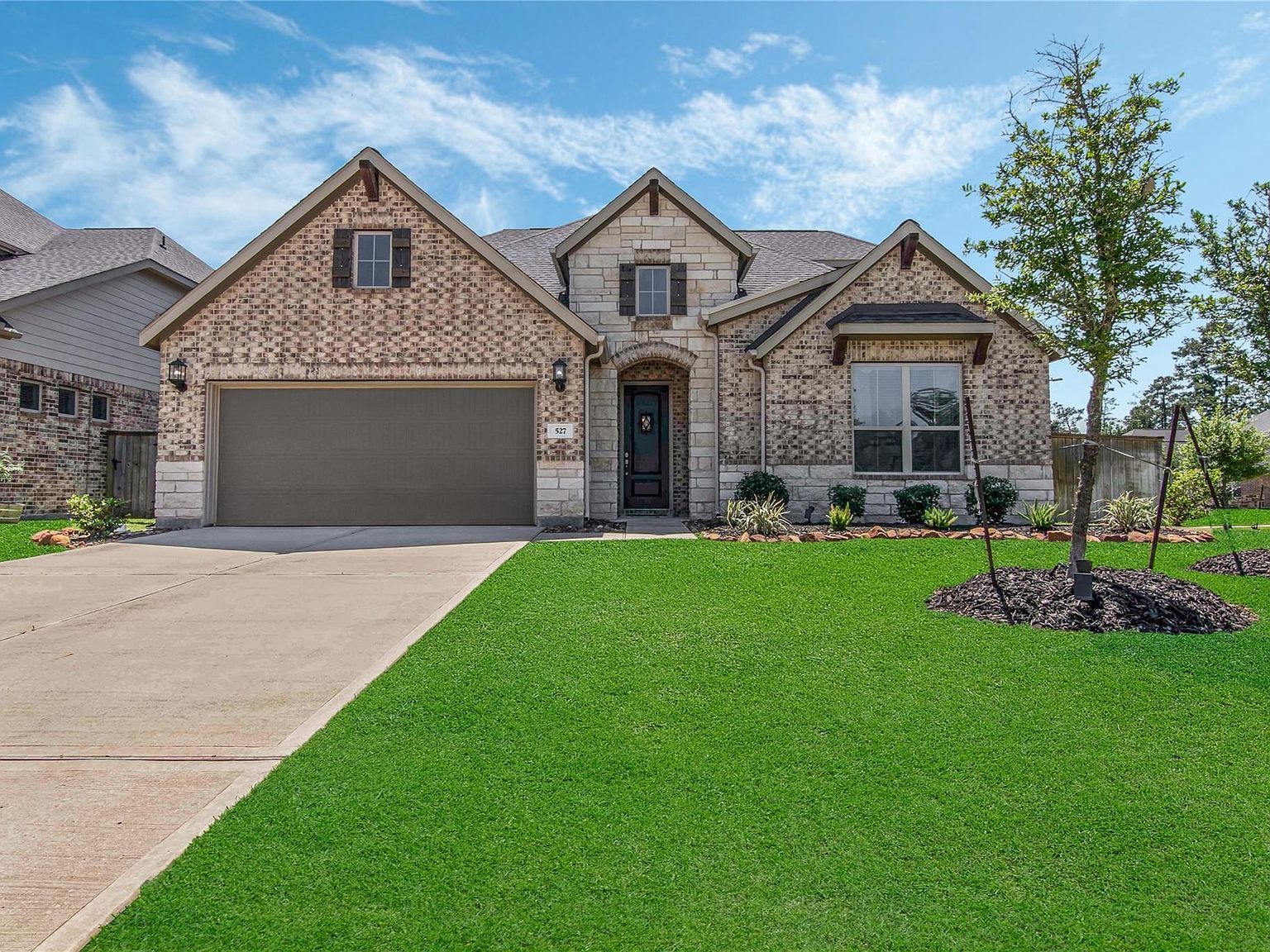 527 Willow Canyon Ln Pinehurst, TX 77362 - Thumbnail 2