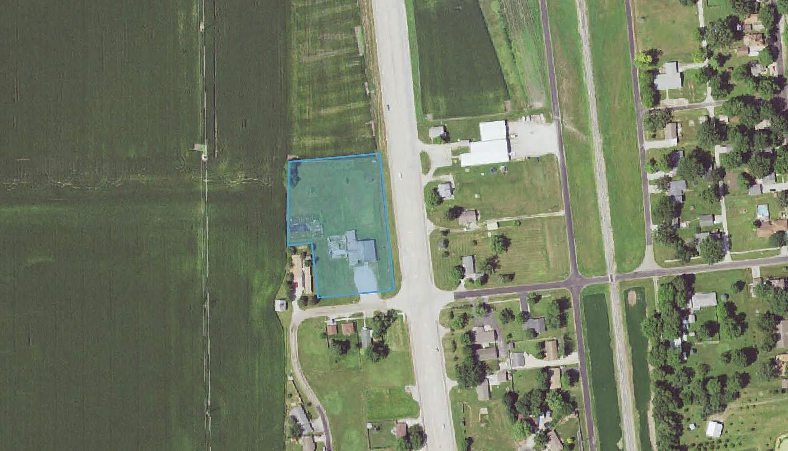 100 S 4th St Wapella, IL 61777 - Thumbnail 2