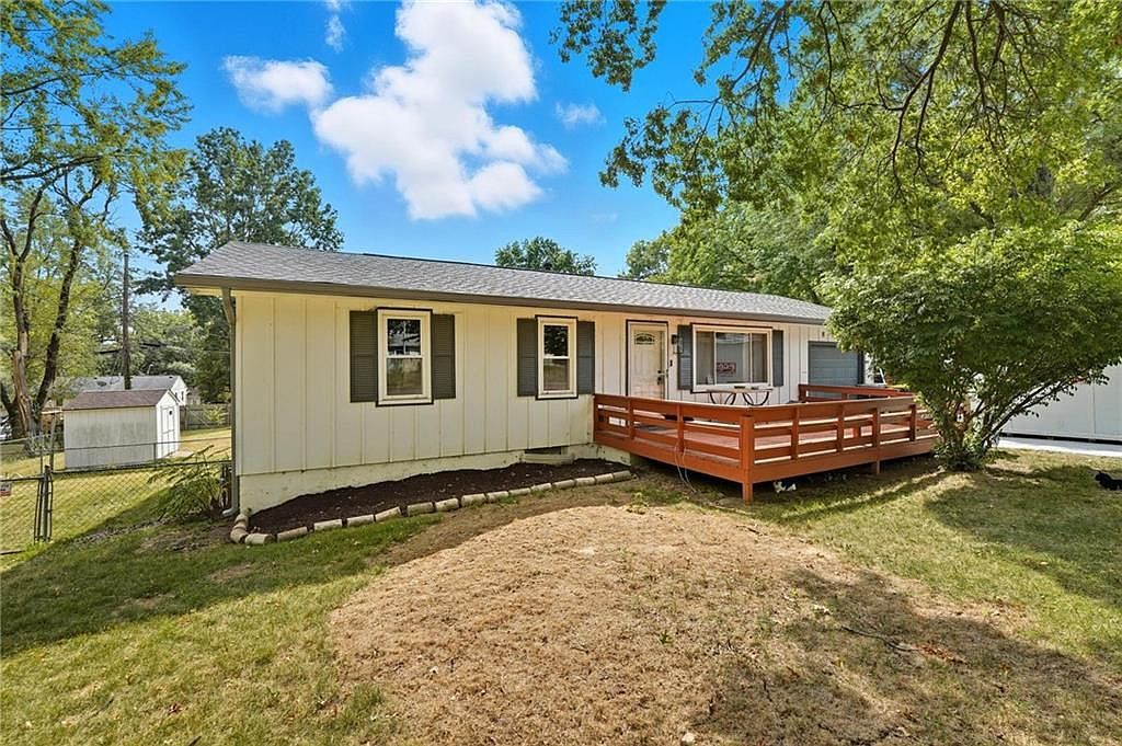 8201 E 110th St Kansas City, MO 64134 - Thumbnail 2