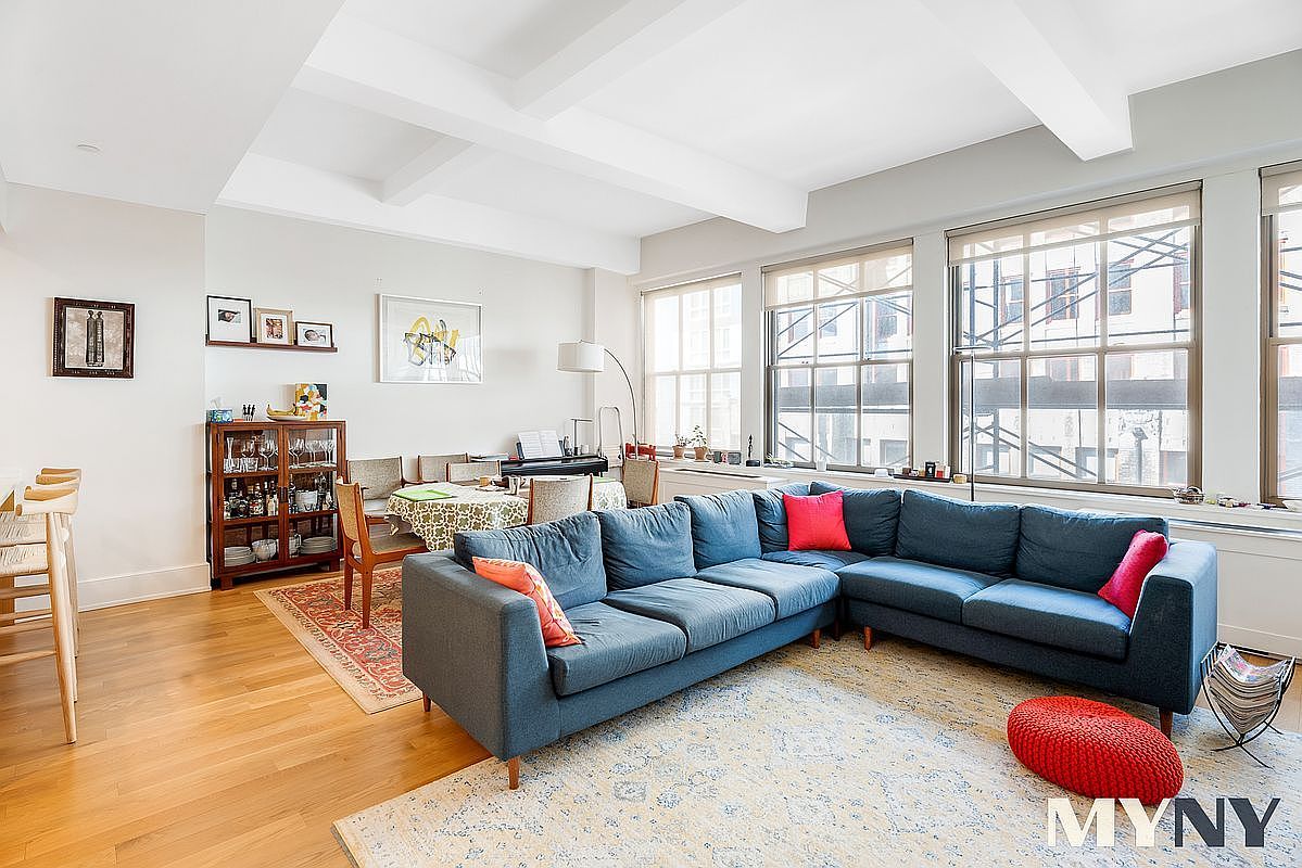 130 W 30th St APT 14B New York, NY 10001, 10001