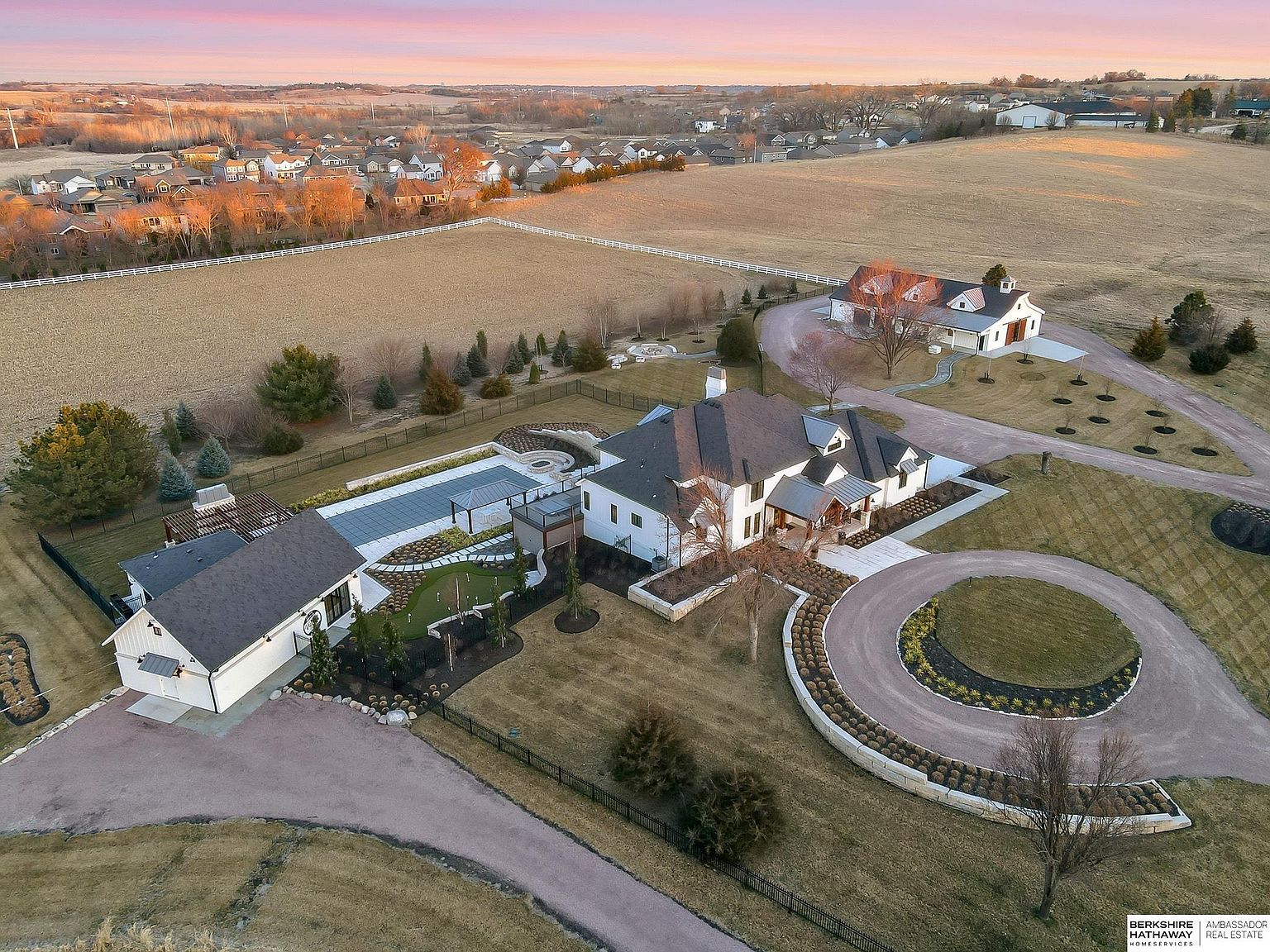 10617 N 156th St Bennington, NE 68007 - Thumbnail 2