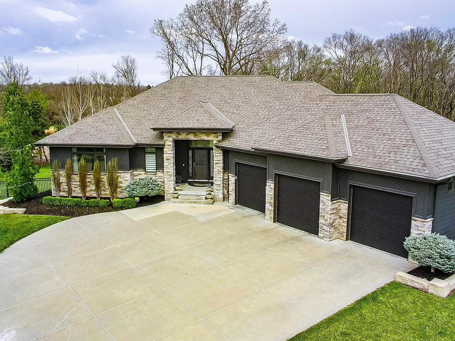 18850 Vinton St Omaha, NE 68130  | Single Family