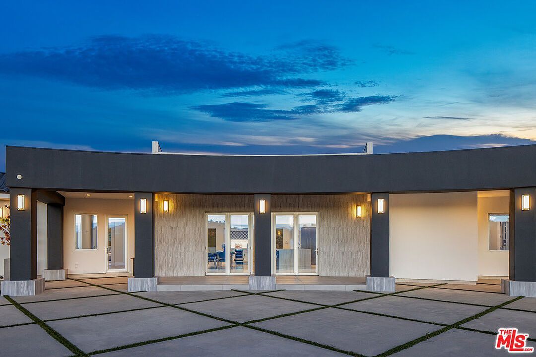 109 Buckskin Rd Bell Canyon, CA 91307 - Thumbnail 2