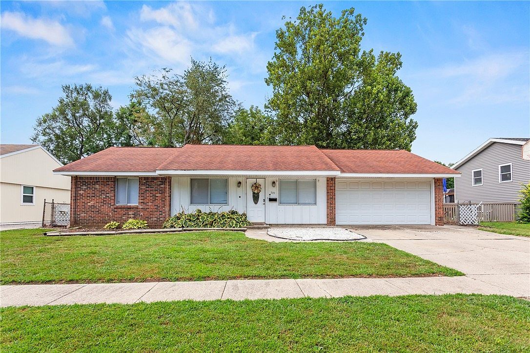 309 Essex Ave Mattoon, IL 61938 - Thumbnail 2