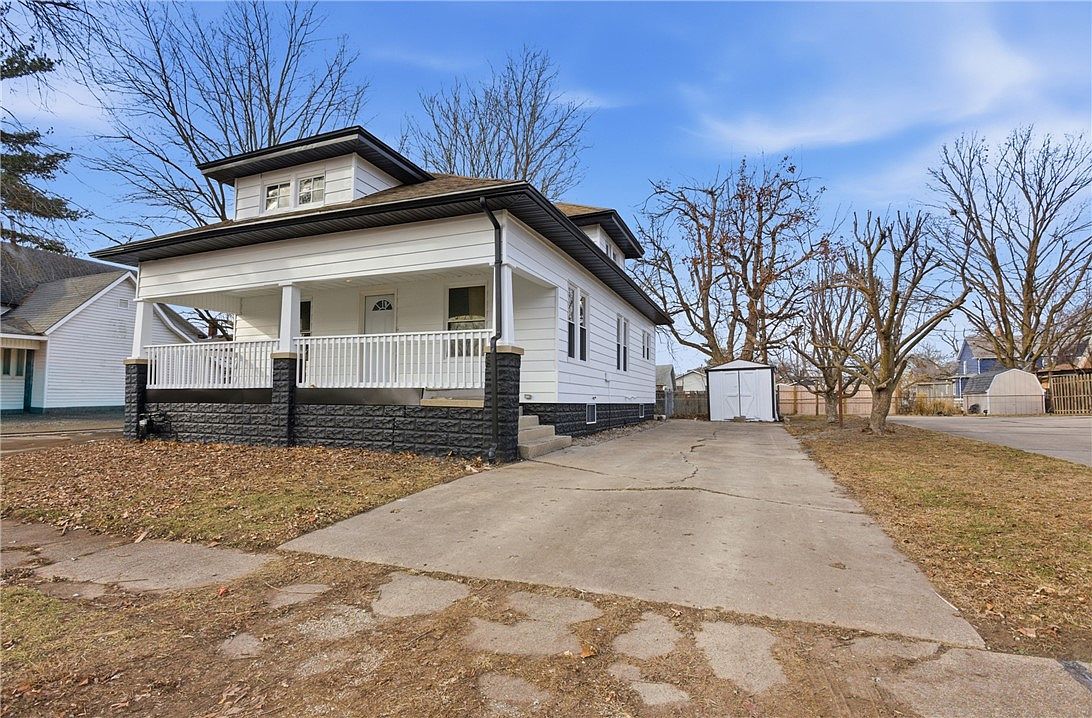 113 S 25th St Mattoon, IL 61938 - Thumbnail 2