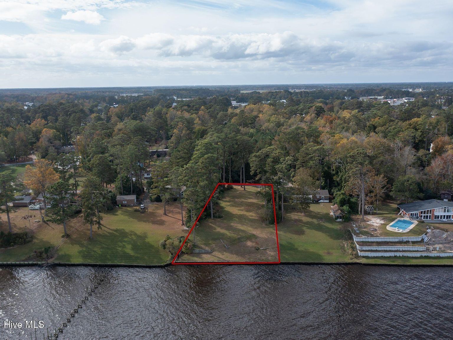 2108 Neuse Cliffs Dr New Bern, NC 28560 - Thumbnail 2