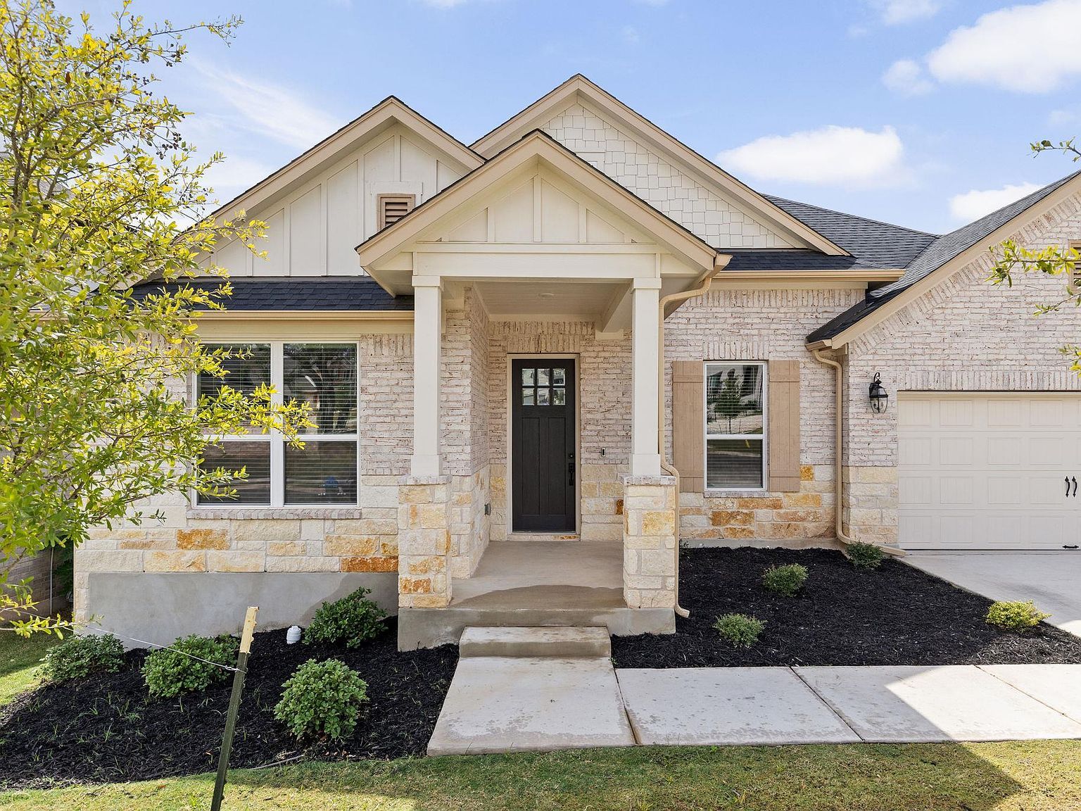 201 Blue Jasmine Trl Georgetown, TX 78628 - Thumbnail 2