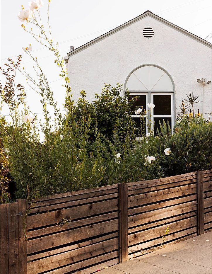 2958 Swan Pl Los Angeles, CA 90026 - Thumbnail 2