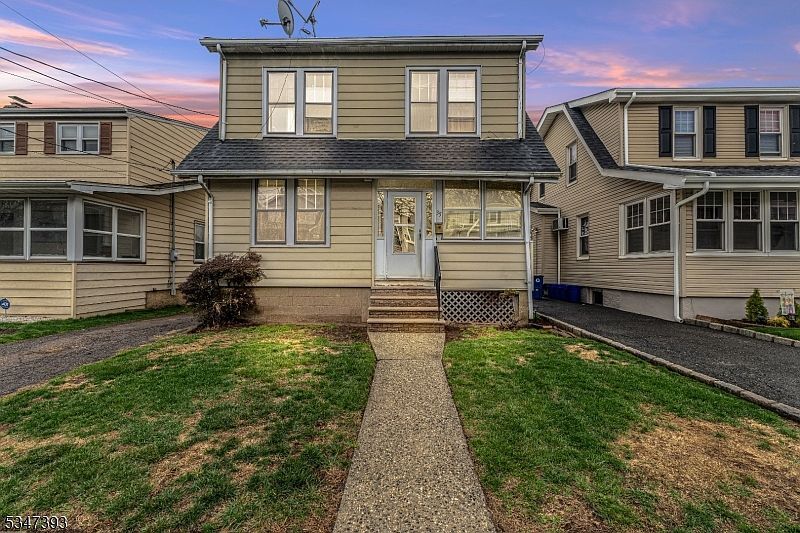 35 Perry St Belleville, NJ 07109 - Thumbnail 2