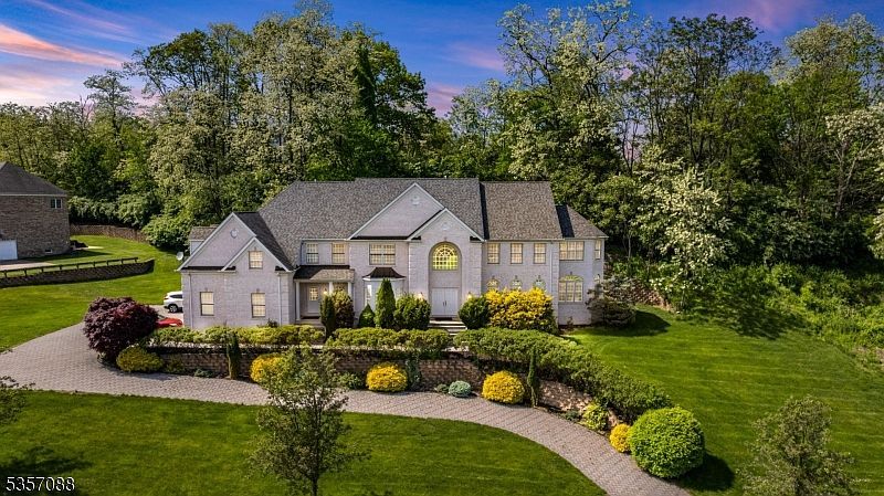 34 Kanouse Ln Montville, NJ 07045 - Thumbnail 2