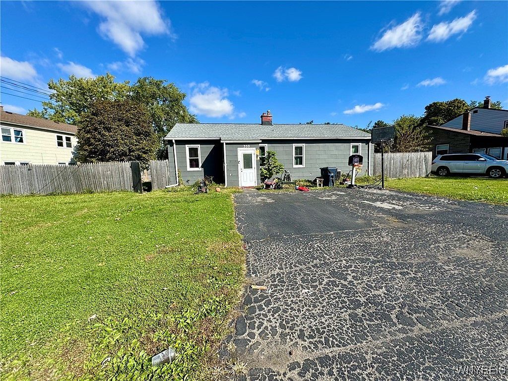 359 Ridgewood Cir Buffalo, NY 14218 - Thumbnail 2