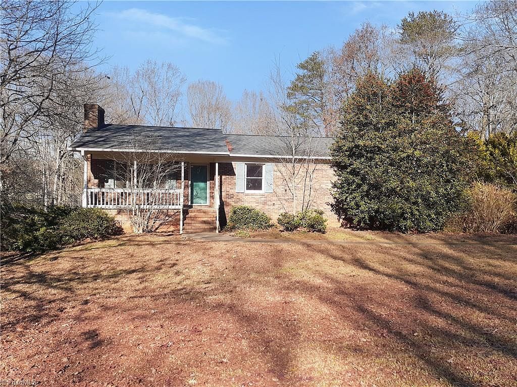 4605 Oak Park Dr Pfafftown, NC 27040 - Thumbnail 2