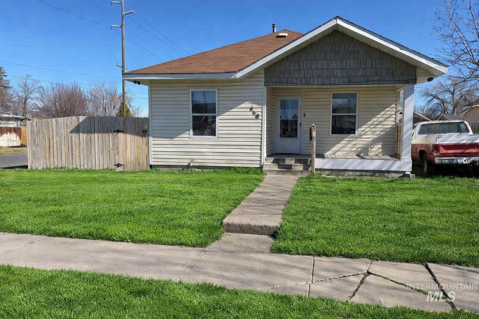460 3rd Ave N Twin Falls, ID 83301  | Single Family