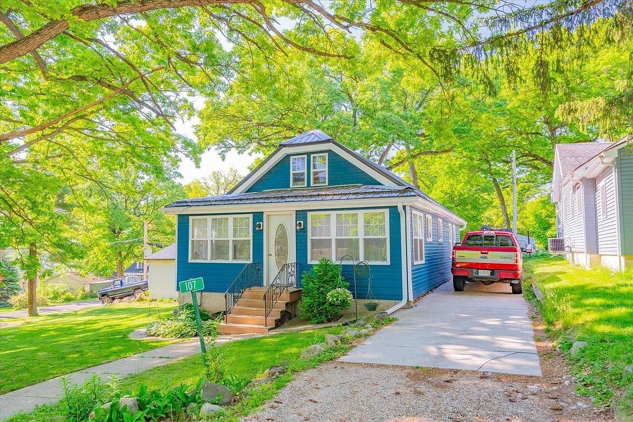 107 Highwood Dr Edgerton, WI 53534 - Thumbnail 2