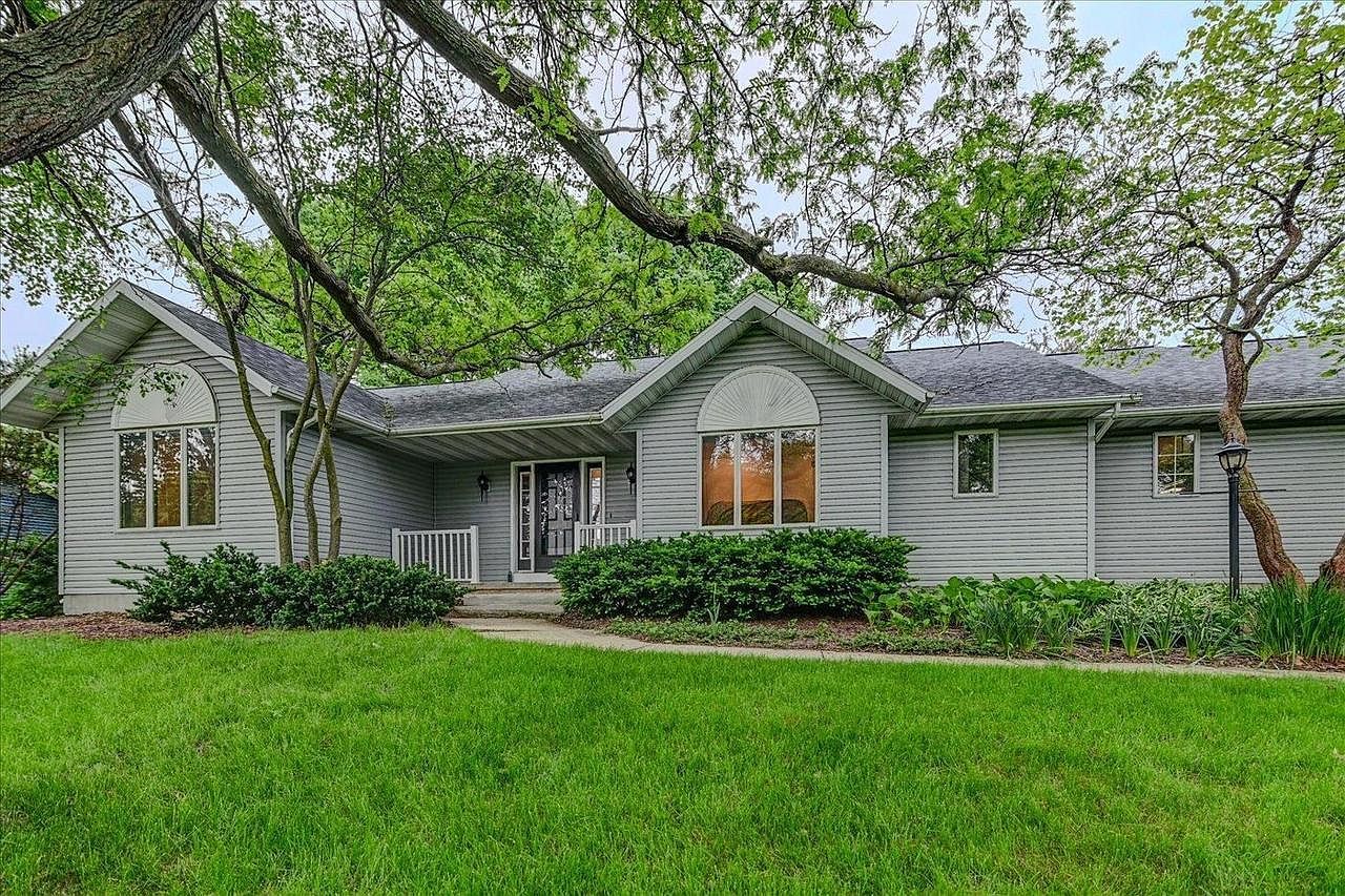 2834 Shadow Trl Sun Prairie, WI 53590 - Thumbnail 2