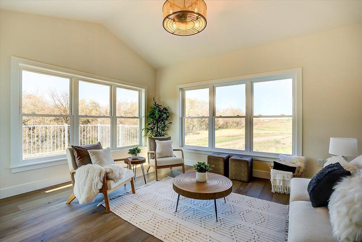 821 Westbridge Trl Waunakee, WI 53597 - Thumbnail 2