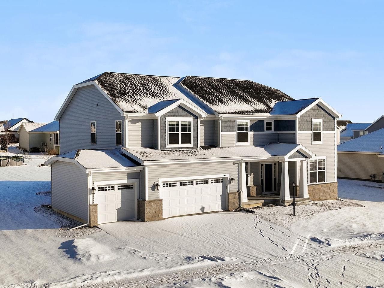 908 Yorktown Rd Deforest, WI 53532 - Thumbnail 2