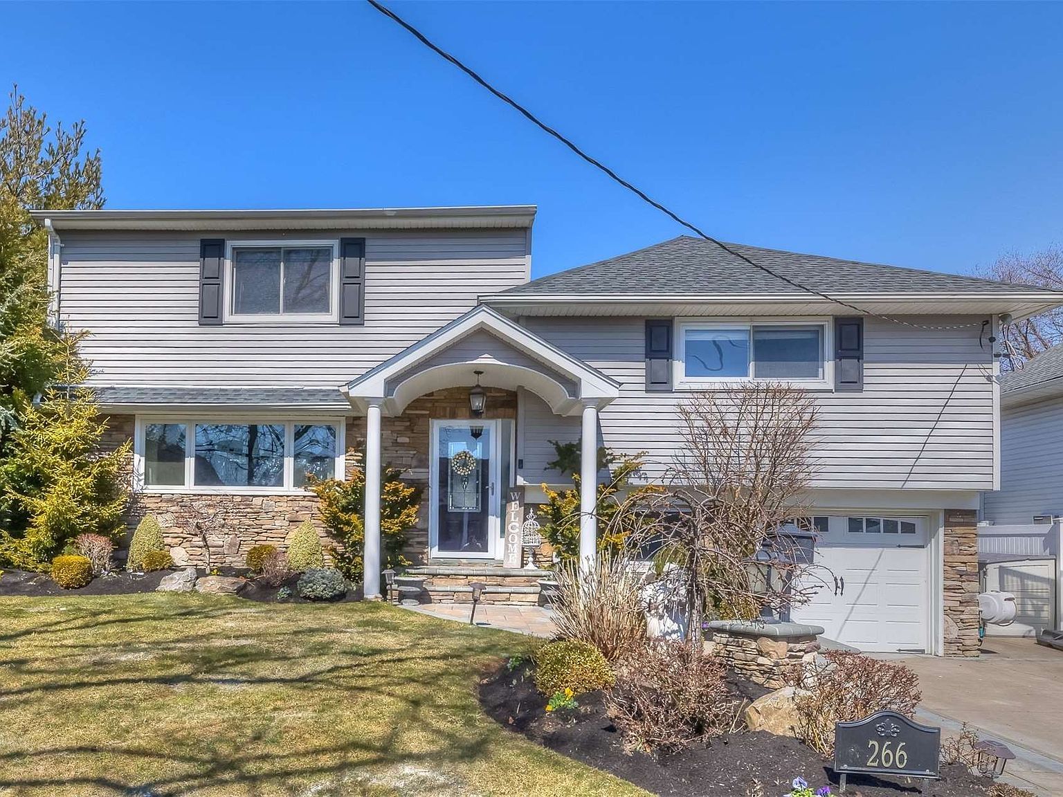 266 Thompson Ave Oceanside, NY 11572 - Thumbnail 2