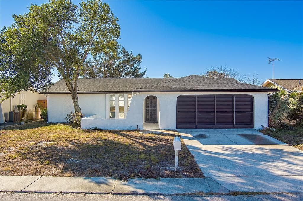 8234 Medford Dr Port Richey, FL 34668 - Thumbnail 2