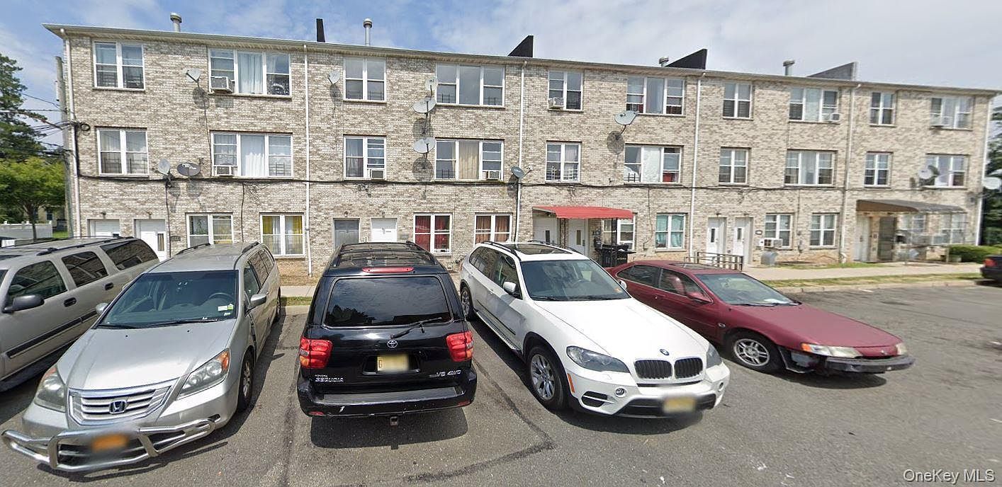 2280 Jaydee Ct Far Rockaway, NY 11691 - Thumbnail 2