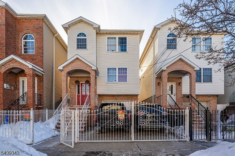 216 Bond St Elizabeth, NJ 07206 - Thumbnail 2